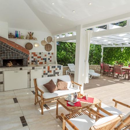 Spacious Holiday Home In Molat With Pool Brgulje Экстерьер фото