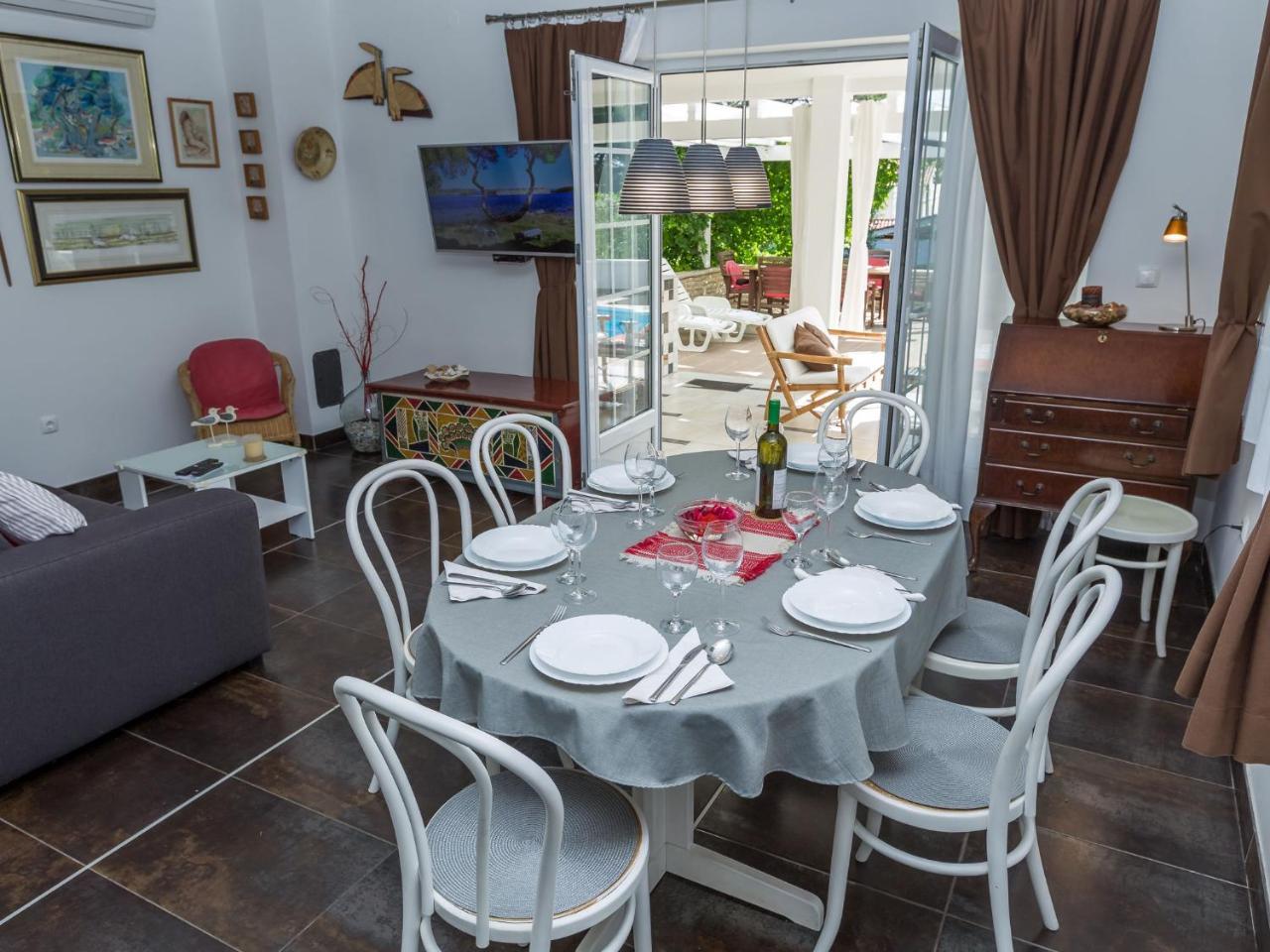 Spacious Holiday Home In Molat With Pool Brgulje Экстерьер фото