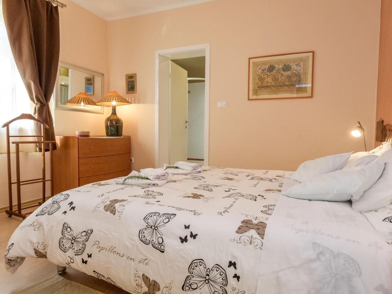 Spacious Holiday Home In Molat With Pool Brgulje Экстерьер фото