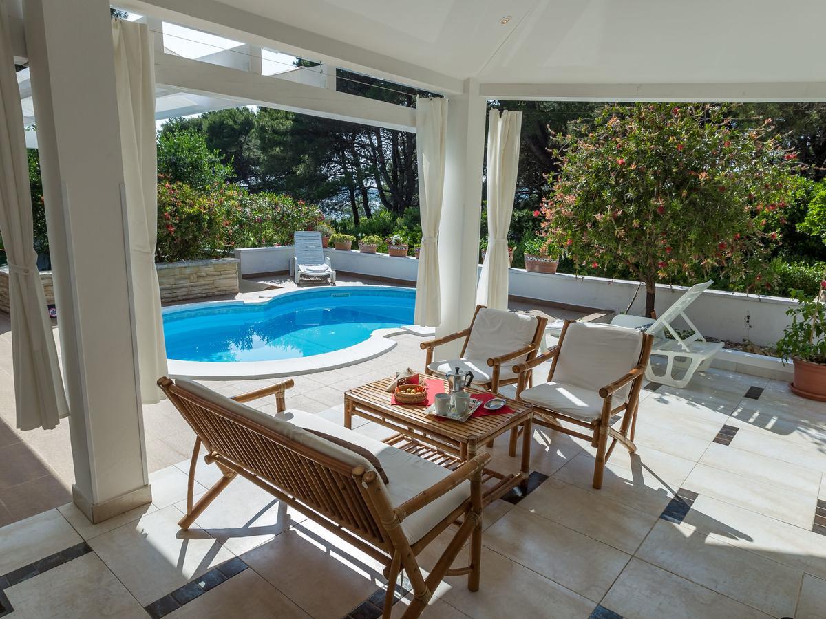 Spacious Holiday Home In Molat With Pool Brgulje Экстерьер фото